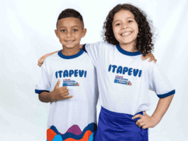 Prefeito Teco entrega uniformes escolares para alunos da rede municipal de Itapevi