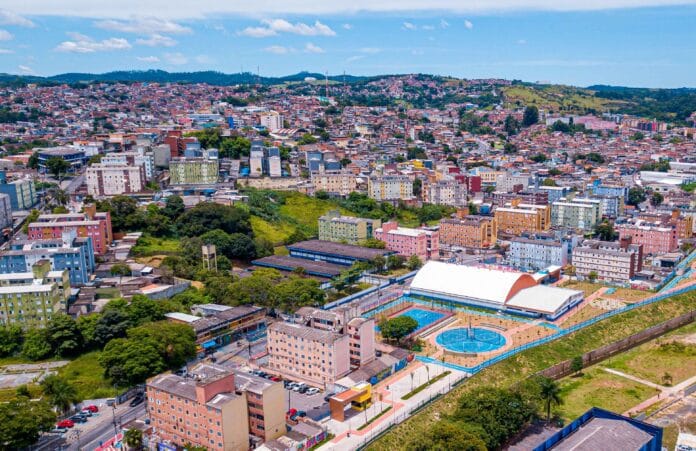 Participação ativa da comunidade em conferência urbana