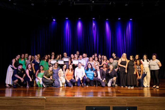 Teco premia educadores de Itapevi por meta no IDEB 2023
