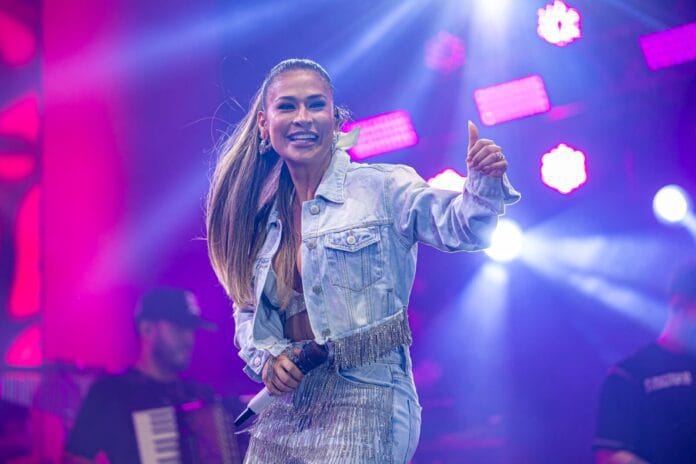 simone-mendes-show-itapevi-2025